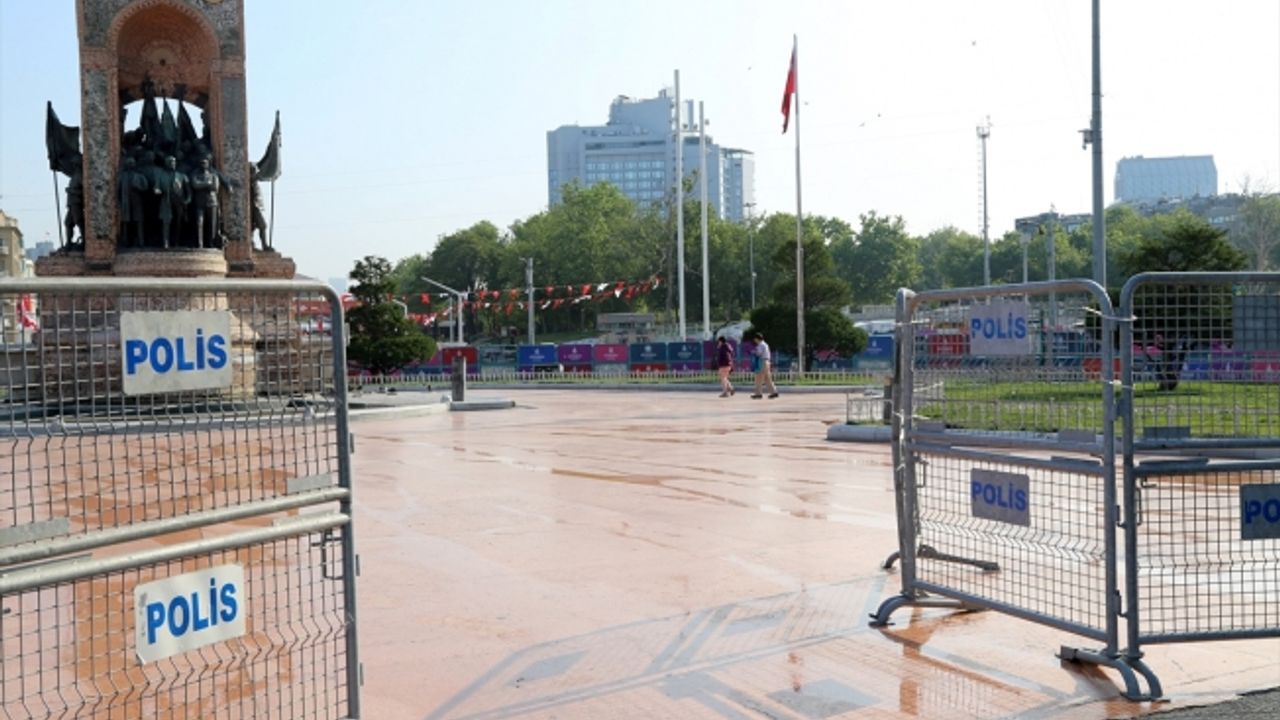 Gezi Parkı açıldı