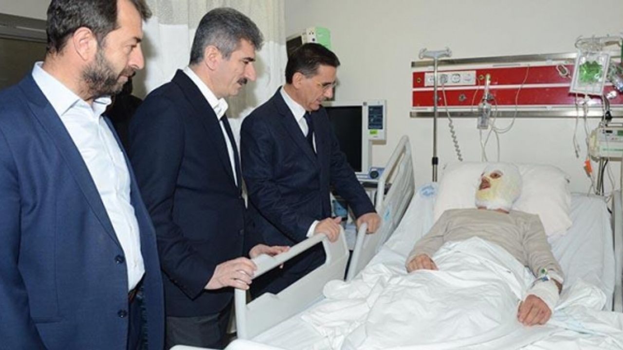 Meclisin önünde kendini yakan işçiden 'provokatör' suçlamasına yanıt: 'AK Parti üyesiyim'