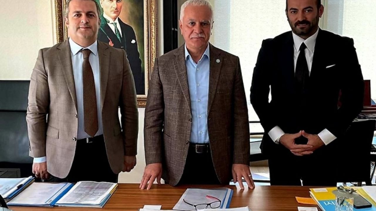 ON BİN YENİ ÜYE İLE İYİ PARTİYE KATILDI
