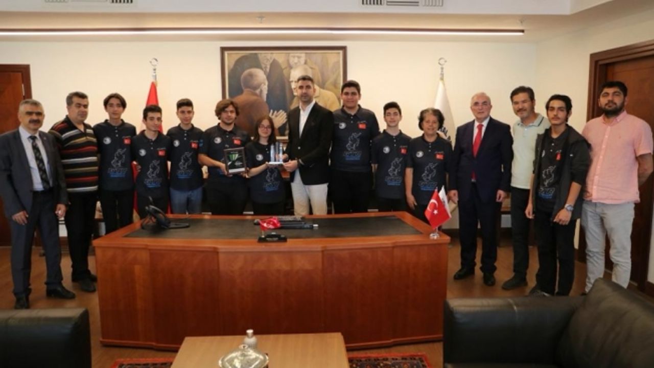 Kartal’ın Gururu ‘Göktürkler Takımı’ndan Başkan Gökhan Yüksel’e Ziyaret