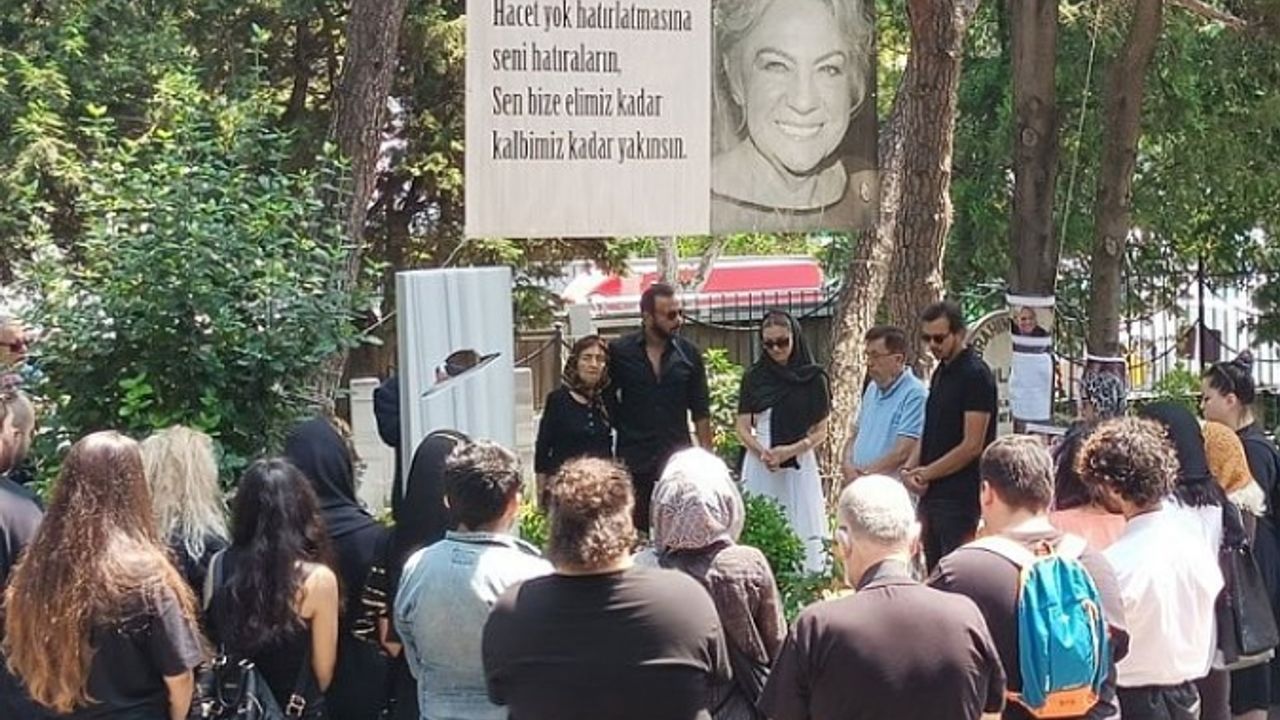 Çolpan İlhan, Aramızdan Ayrılışının 8. Yılında Mezarı Başında Anıldı…