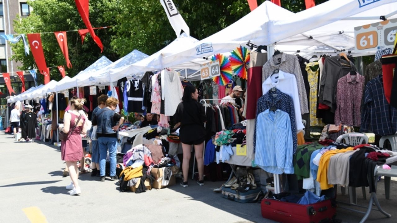 Kadıköy Belediyesi Bahçesinde Yeniden İkinci El Pazarı