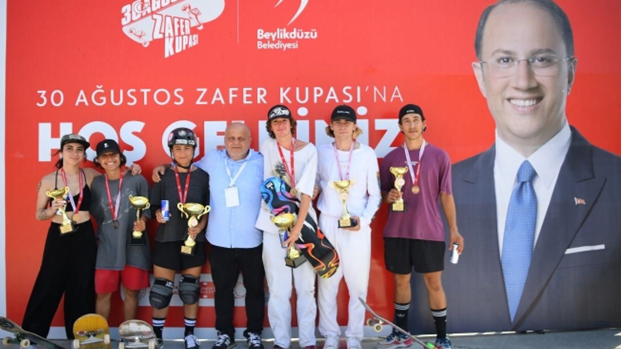 30 Ağustos Zafer Kupası Beylikdüzü'nde Yapıldı