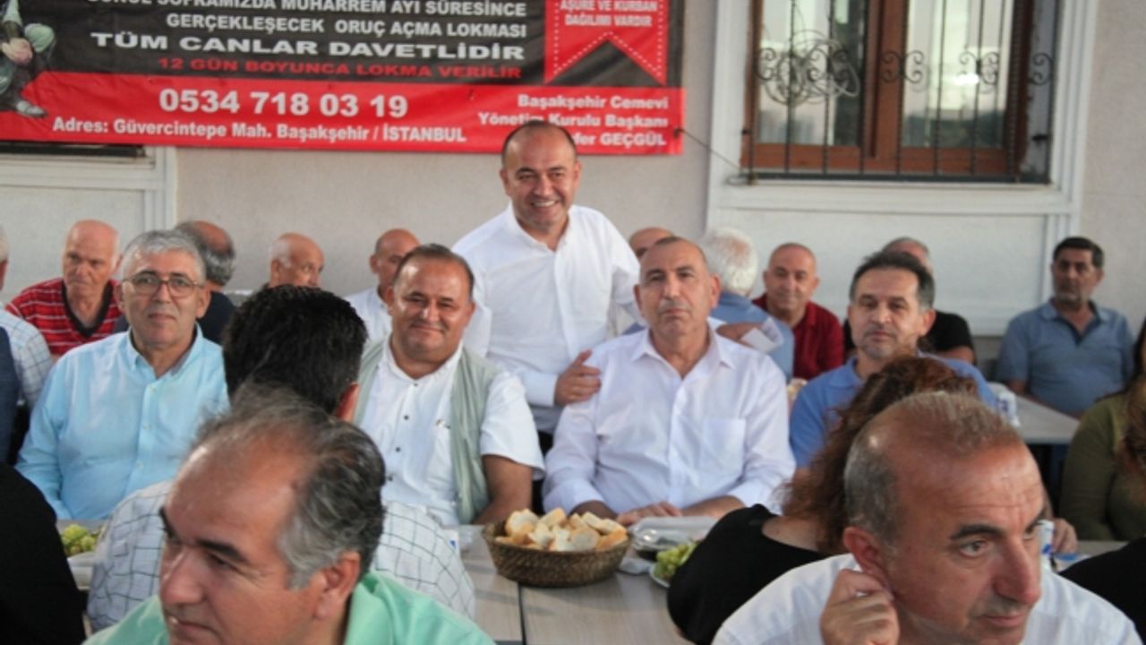 CHP İstanbul Milletvekili Özgür Karabat'tan Canlar'a İftar (VİDEOLU)