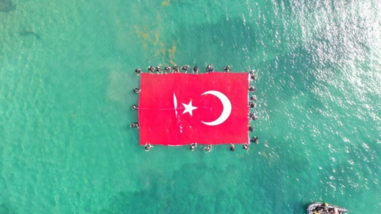 Engelliler ve SAT Komandolarından 100. Yıl Dalışı