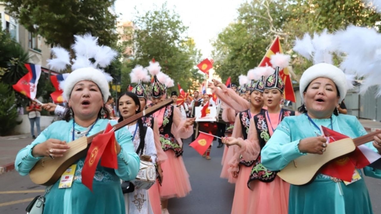 Kartal Belediyesi Uluslararası Halk Oyunları Festivali Başladı