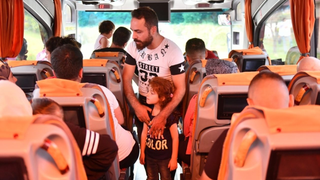 28 SURİYELİ DAHA ESENYURT’TAN ÜLKELERİNE DÖNDÜ