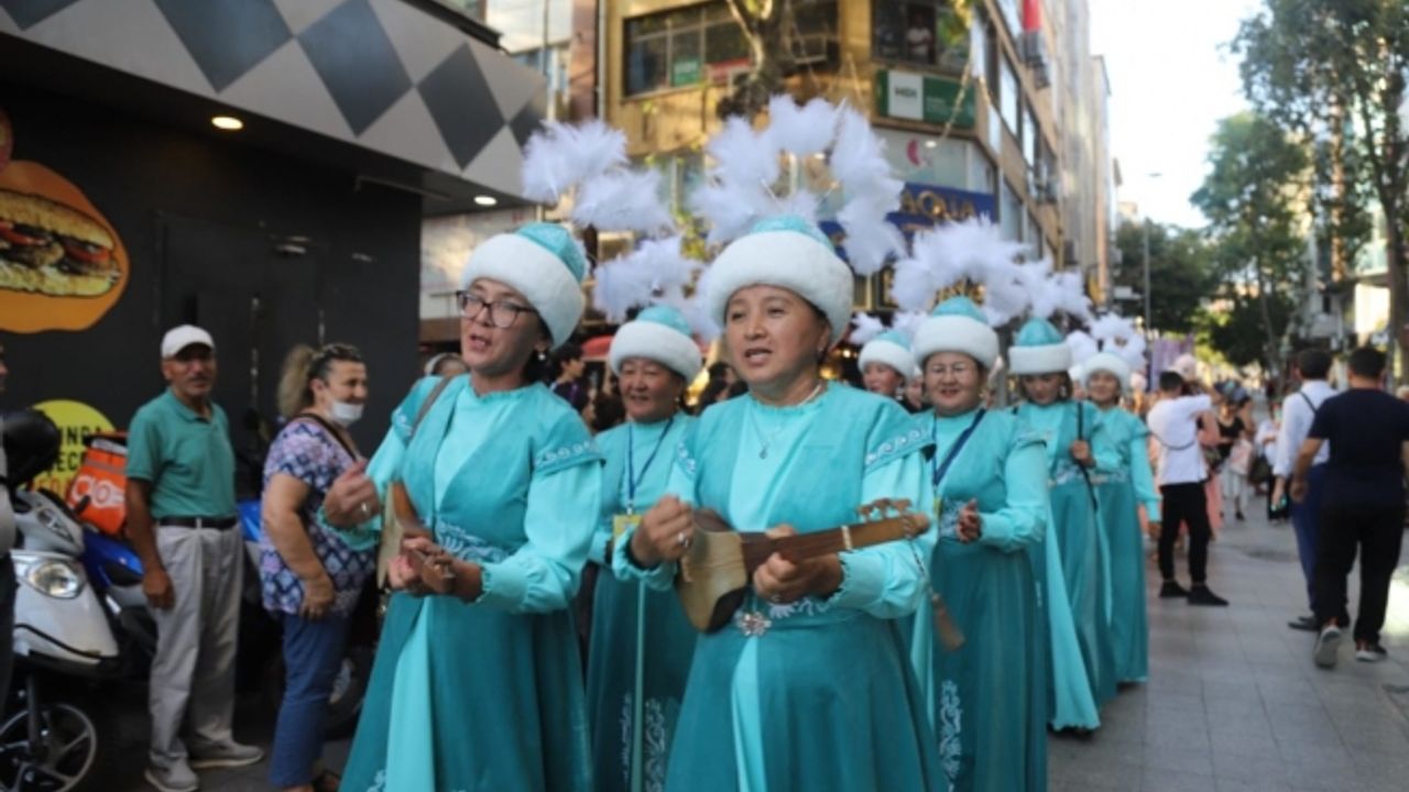 Kartal  Uluslararası Halk Oyunları Festivali'nde Muhteşem Final
