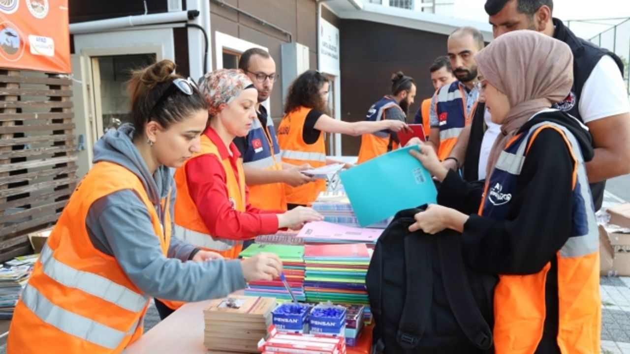 Kartallı Sivil Savunma Ekiplerinden Doğudaki Okullara Yardım Eli
