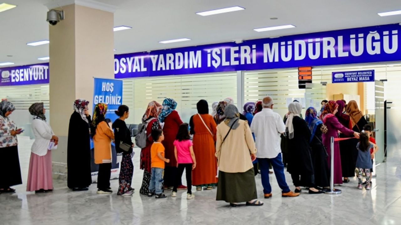 Öğrencilerin Kırtasiye Malzemeleri Esenyurt Belediyesi'nden