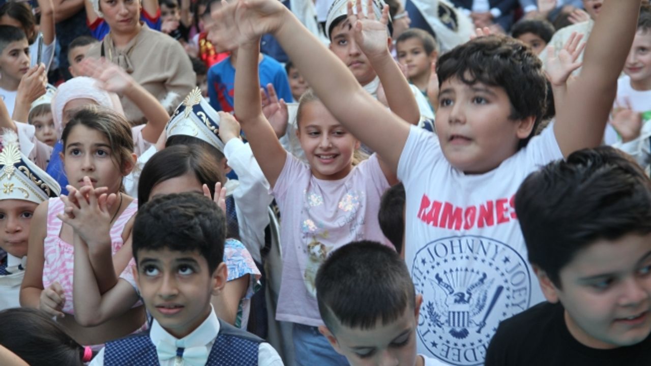 Türkiye’nin En Genç Kadın Muhtarından Muhteşem Bir Sünnet Şöleni