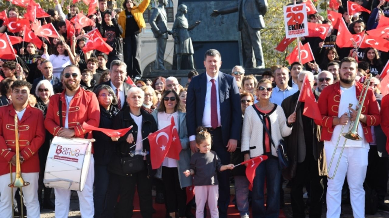Cumhuriyet Meşalesi 29 Ekim'e Kadar Yanmaya Devam Edecek.