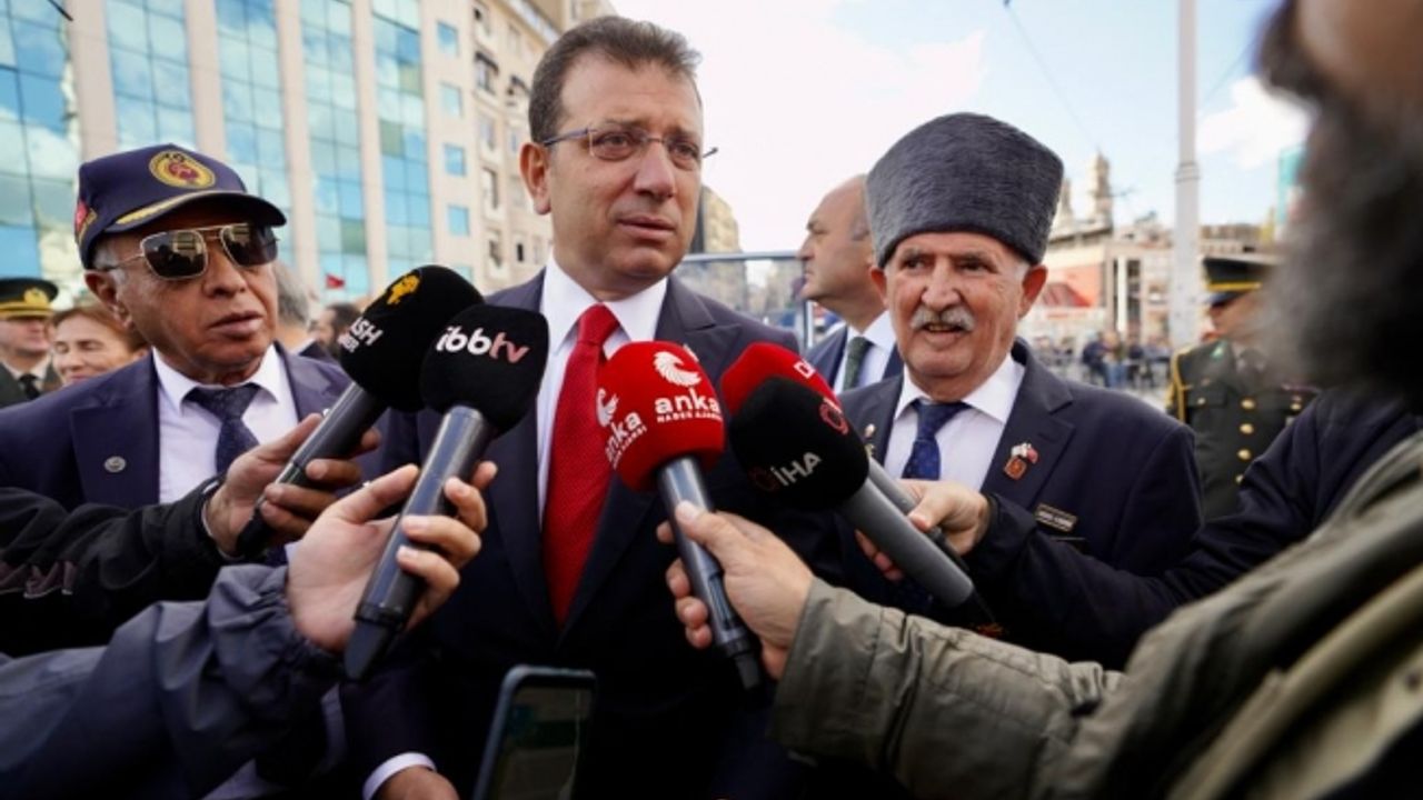Gazeteciler İmamoğlu'na Bakan Nebati'nin Metro Onayını Sordu