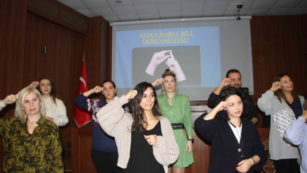 Kartal Belediyesi Personeline İşaret Dili Eğitimi