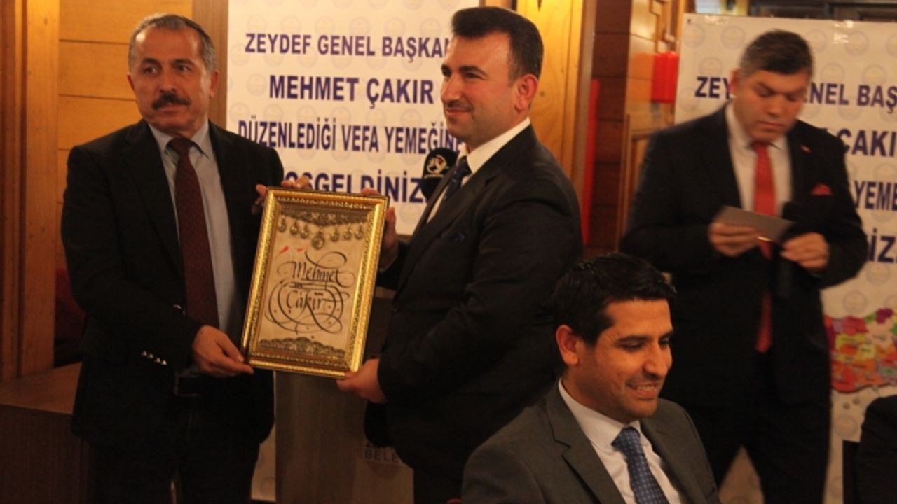 Mehmet Çakır’dan Görkemli Veda Yemeği (VİDEOLU)