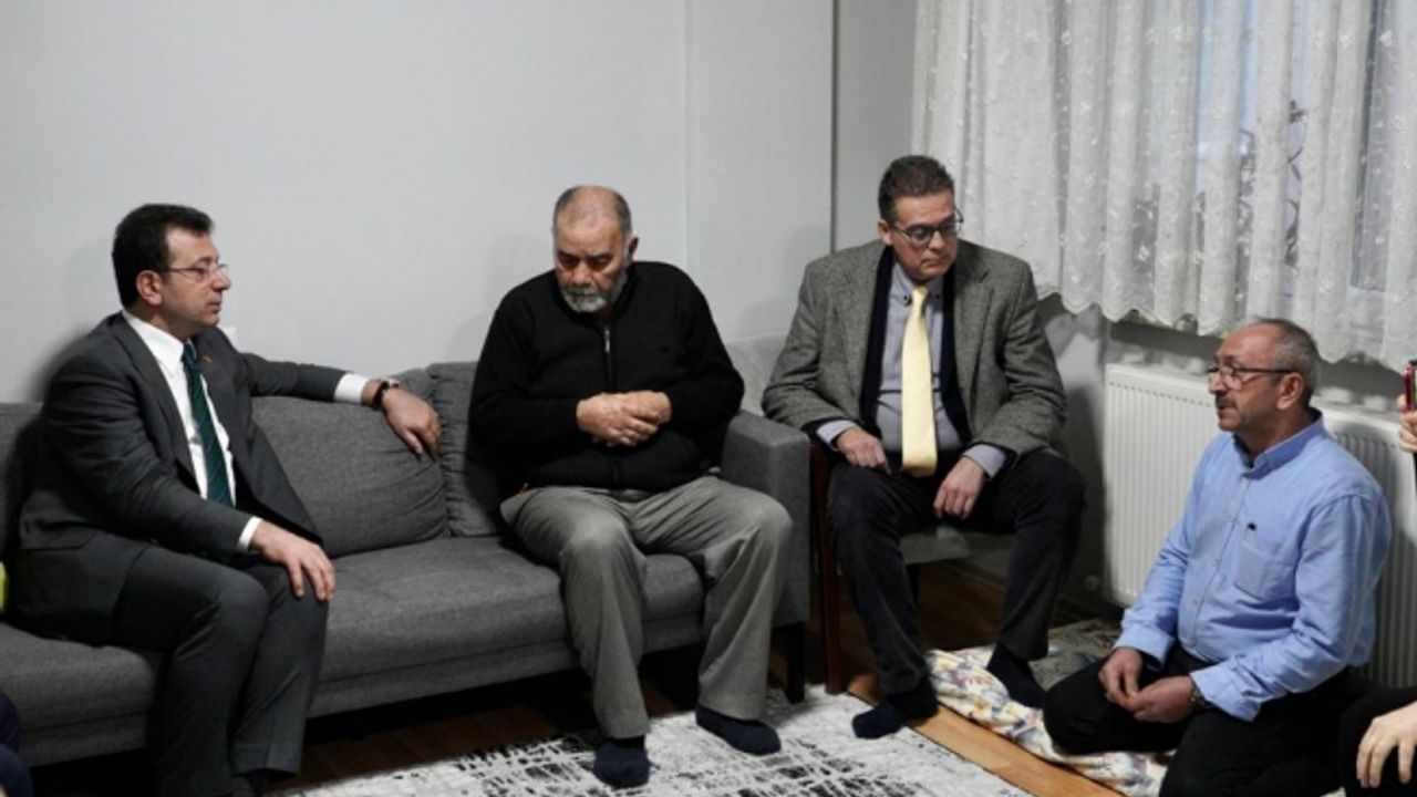 İmamoğlu'dan Merhum Sinan Ateş'in Ailesine Taziye Ziyareti