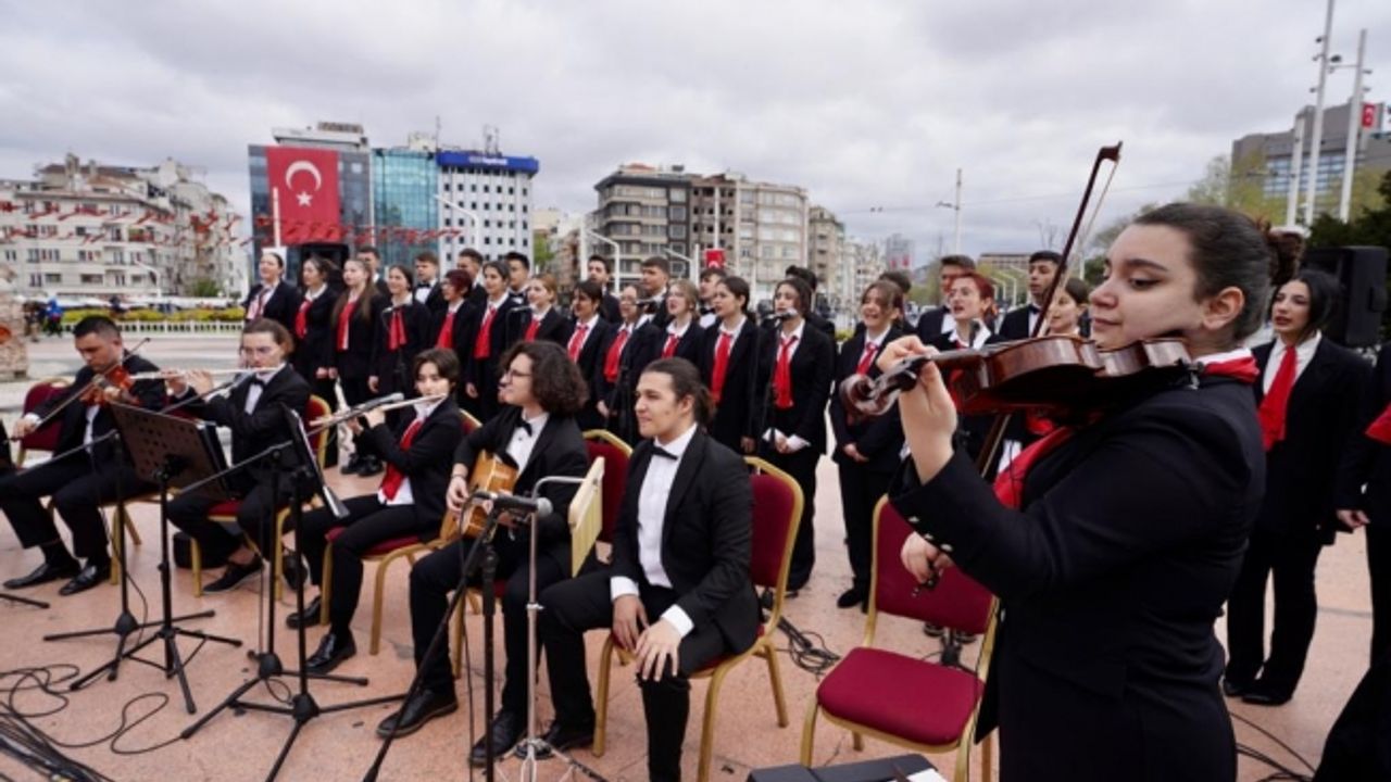 23 Nisan'ın 103’üncü Yıldönümünde Taksim'deydi