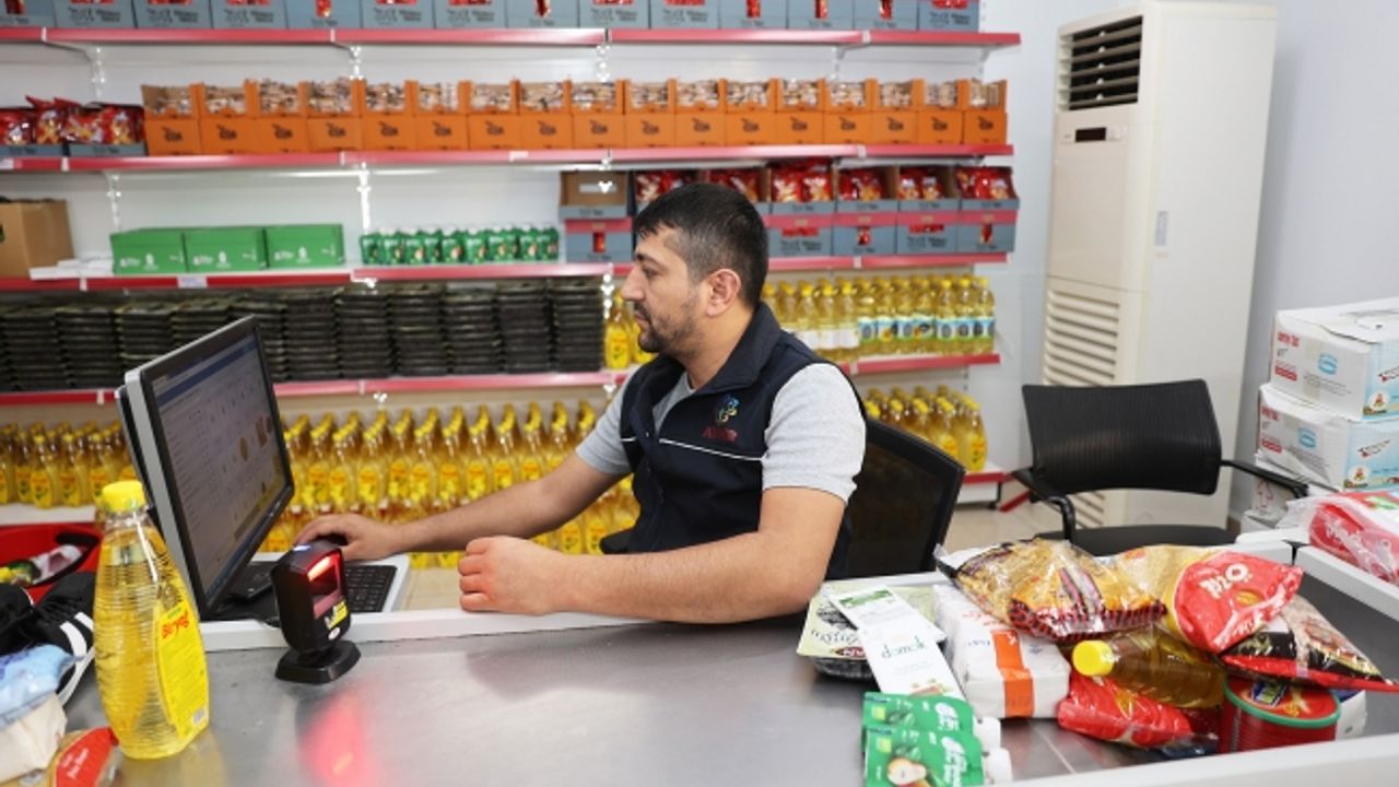 Ataşehir 'de Sosyal Marketler'de İyilik Paylaştıkça Çoğalıyor