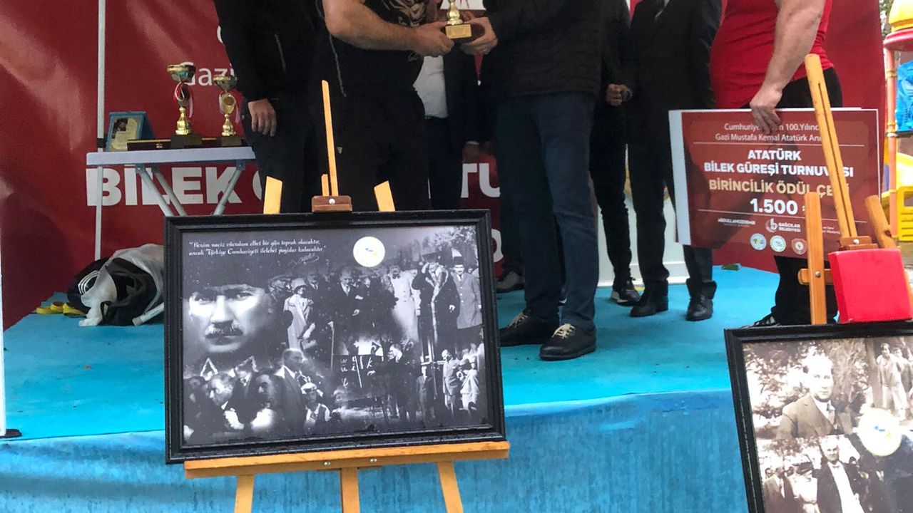 Atatürk'ün Vefatının 85.Yılıda Onuruna Yapılan Bilek Güreşi Yağmur Dinlemedi