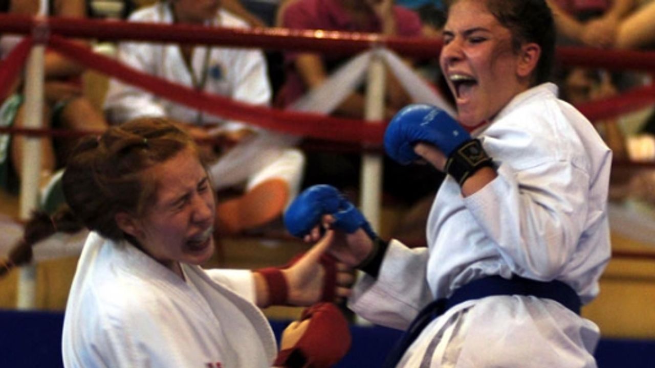 Bayanlara Ücretsiz Karate Eğitimi