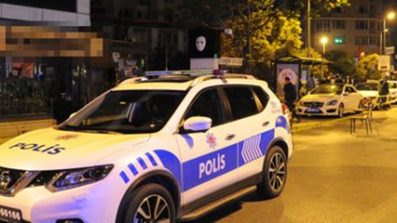 Beşiktaş'ta gece kulübü önünde silahlı saldırı: 2 yaralı