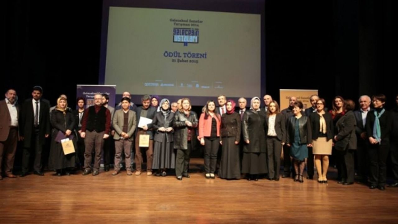 Geleceğin Ustalarını Zeytinburnu Belediyesi Ödüllendirdi