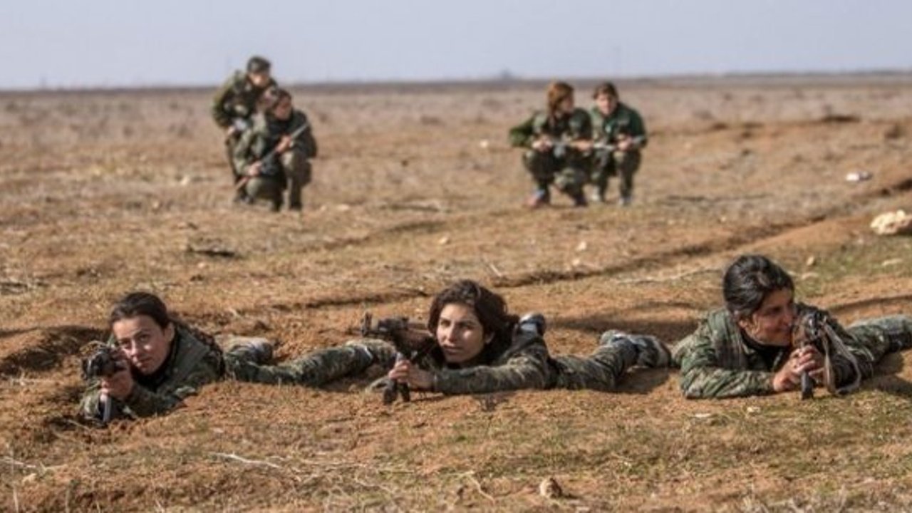 PYD, 16 yaş üstü kız ve erkekleri zorunlu askere alıyor