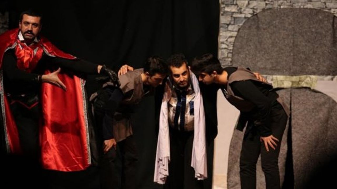 Üniversiteler arası tiyatro festivali kartal’da devam ediyor