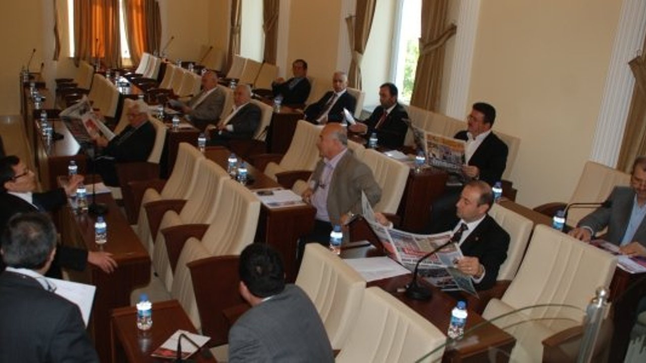 Zeytinburnu Belediye Meclis’inde  Doktor ve Öğretmen saldırısı kınandı 