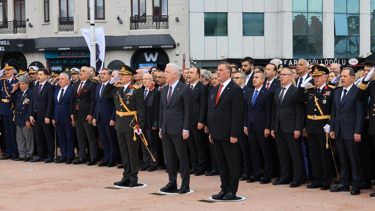 Türkiye Cumhuriyetimizin 102.Yaşına Görkemli Bir Kutlama Yapıldı