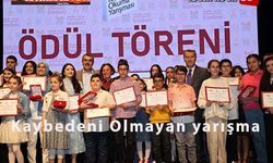 Milli Eğitim Bakanı Tekin Kaybedeni Olmayan Yarışma İçin Zeytinburnu'nda Ödül Verdi