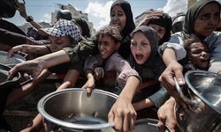 Filistin (Gazze)'e Seyirci Kalan Sadece Fahişe Gibi Konuşmaktan Başka Bir Şey Yapmayan Liderlerin Allah Belasını Versin