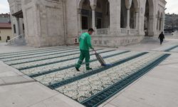 Cami ve İbadethanelerde Temizlik Mesaisi…