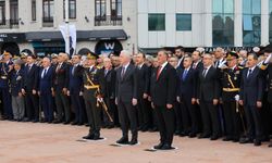 Türkiye Cumhuriyetimizin 102.Yaşına Görkemli Bir Kutlama Yapıldı