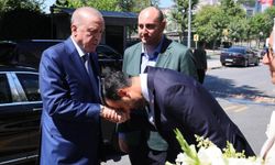 Cumhurbaşkanı Erdoğan, AK Parti İstanbul İl Başkanlığını ziyaret etti