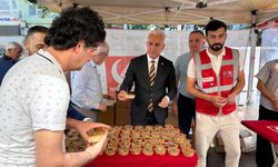 Yeniden Refah Partisin Zeytinburnu İlçe Başkanı Çelebi'den 4 Bin Kişiye Aşure İkramı