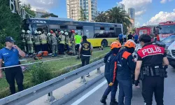 Zeytinburnu'nda İETT otobüsü site duvarına çarptı: Ölü ve yaralılar