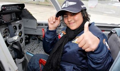 13 yaşındaki Tuğba, bir günlüğüne jet pilotu oldu   