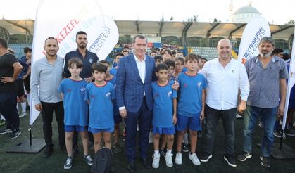 Zeytinburnu Belediyesi’nden Amatör Futbol Kulüplerine Nakdi Destek