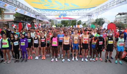 Zeytinburnu'nda 1.242 Sporcu Cumhuriyet İçin Koşacak