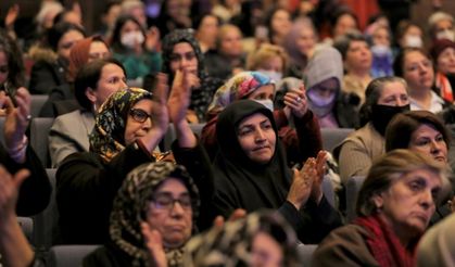 ‘Zor Anında İBB Yanında’ Kampanyası Kadınların Katılımı İle Esenler'de Başladı