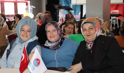 Maltepe’de Onlarca Anneye “Anneler Günü” Sürprizi