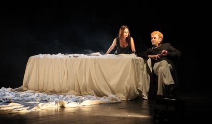 Ünlü Oyuncu Şenay Gürler, ‘Medea’ Rolüyle Sahne Aldı