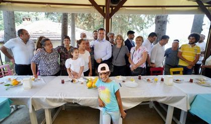 İBB Başkanı İmamoğlu: Kurban Bayramı'nı  Depremin Vurduğu Hatay'da Karşıladı