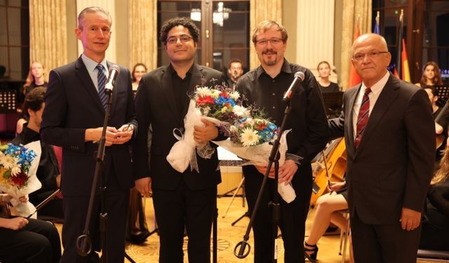 İki Kardeş Belediye'nin Orkestrası Dünya Barış Günü Adına Çaldılar