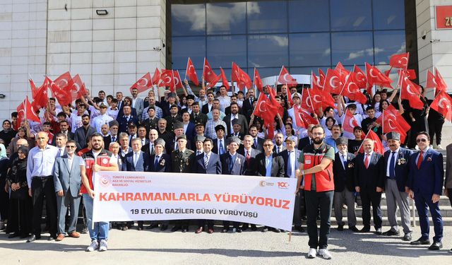 Zeytinburnu Gazilerini Baştacı Yaptı
