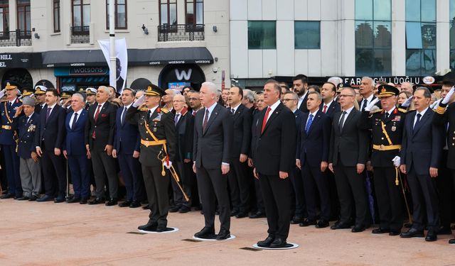 Türkiye Cumhuriyetimizin 102.Yaşına Görkemli Bir Kutlama Yapıldı