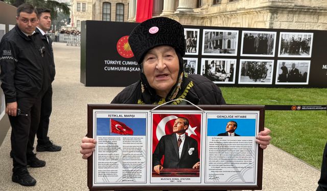 87 Yıldır Bitmeyen Özlem,8O Yaşında 15 Yıldır Dolmabahçe’ye ATA’ Sına Geliyor