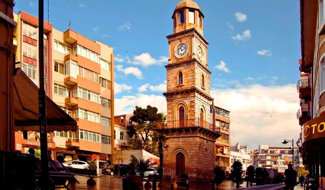 Çanakkale Saat Kulesi Nerede ve Nasıl Gidilir?