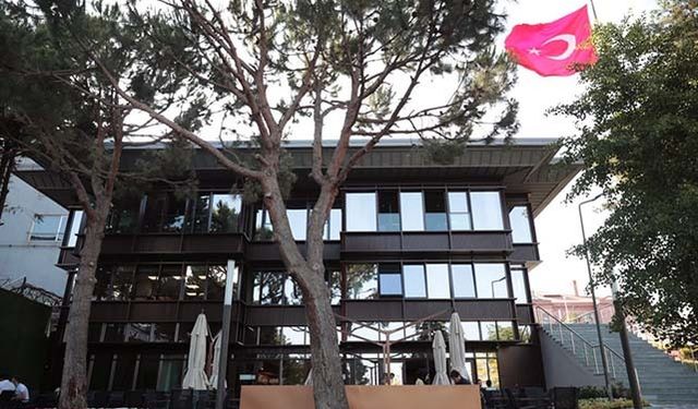 Tarihin İçinde Deniz Manzaralı Bir Cafe : Mozaik